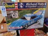 Revell Richard Petty 70 superbird replica Street