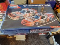 Monogram 87 Thunderbird combo stock car model set