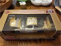 Gold Nascar racing champions 1:24 scale stock car