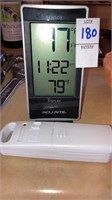 Acu rite indoor outdoor temp clock w/ remote