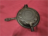 CAST IRON/GRISWOLD WAFFLE MAKER