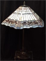 LEADED GLASS TABLE LAMP, 24in H