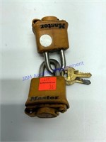 2 Master padlocks keyed alike