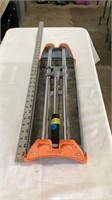 Ceramic tile cutter