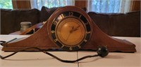 New Haven electric mantle clock.  18"×6".