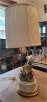 Table lamp with bird statue, 22"
