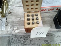 NUMBER STAMP IN WOOD BOX