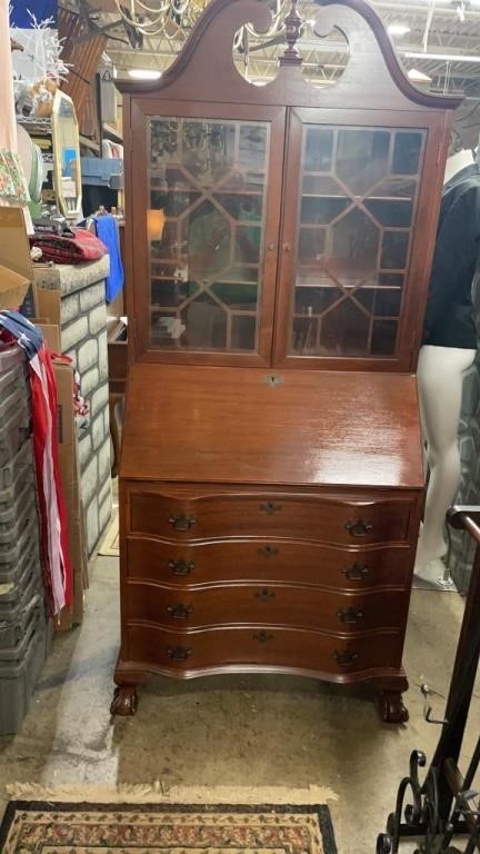 Lilly's Antiques and Collectables Warehouse Auction 1