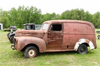 1947 FORD PANEL TRUCK
