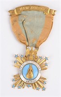 SOCIETY OF THE COLONIAL DAMES MEDAL IN GOLD NAMED