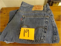 (2) Levi Jeans 550 / 560