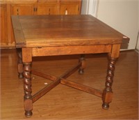 Beautiful Oak Antique Table