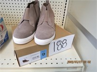Taupe ladies wedge sneaker size 9