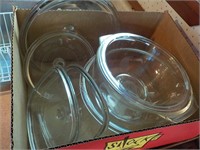 4 Pyrex bowls KITCHEN