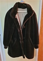 Ladies Faux fur coat. Size L