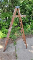 5 ft. Wooden stepladder