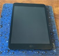 Apple iPad 2nd Generation A1395 16GB Wi-Fi Tablet