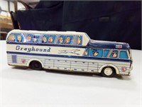 Greyhound Tin Bus, 7"