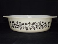 PYREX GOLD ACORNS AND LEAVES OVAL CASSEROLE DISH