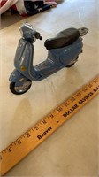 Plastic Vespa Scooter for Barbie