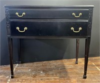 Black table with 2 drawers