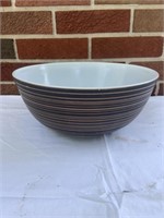 Vintage 10 inch Pyrex mixing bowl