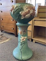 SR) Roseville Pottery 1943  Jardiniere and