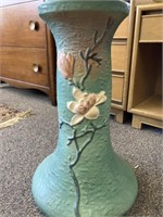 SR) Roseville Pottery 1943  Jardiniere and