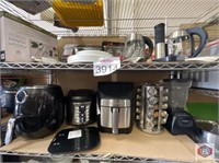 kitchen items. Lot of assorted kitchen items,