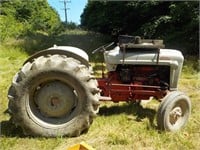 Ford 800 Tractor gas HD winch, 572 hours, good