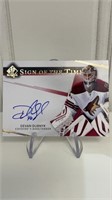 1014-15 UD SPA Devan Dubnyk Auto Sign of The
