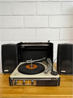 Vintage General Electric Mustang 200 Record Player