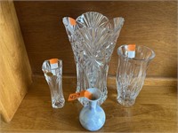 Lot of 2 crystal vases, glass vase and small pot