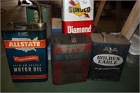 Assorted oil cans