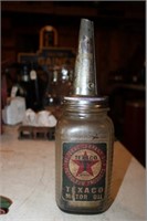 Texaco oil jar with spout