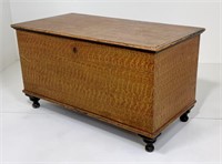 Grained blanket chest, white pine has red over