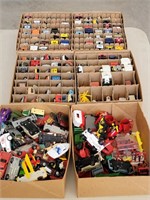 SEVERAL BOXES OF LOOSE DIE CAST VEHICLES