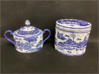 2 Oriental Blue and White Decor Pieces
