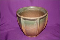 Mid Century pottery 7" planter
