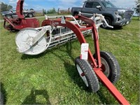 IH 35 Side-Delivery Rake with Dolly Wheel