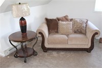 Lot 41: Excellent Loveseat, End Table, Lamp- Lot 1