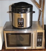 Lot 77: Galanz Microwave and Bon Appetit Cooker