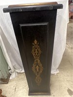 VINTAGE FRENCH STYLE HAND-PAINTED PEDESTAL 49 X