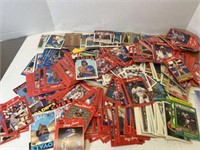 LARGE COLLECTION OF VINTAGE BASEBALL CARDS