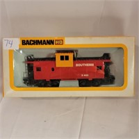 Bachmann HO Scale Wide Vision Caboose Southern #10