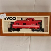 Tyco HO Scale 40' Caboose G.P. 327-98