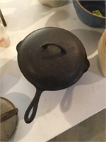 Cast Iron Skillet with Lid