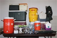 Lot 94: Camping Lot incl. Coolers, Lights, etc.