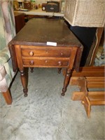 ANTIQUE DROP LEAF END TABLE W/DRAWERS