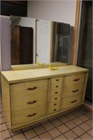 Bassett Mid-Century 9-Drawer Dresser & Mirror